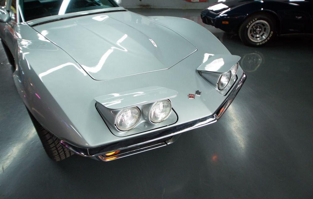 1969 Chevrolet Corvette - Image 9