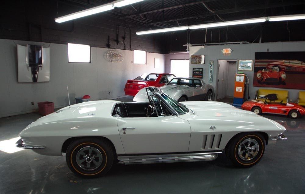 1965 Chevrolet Corvette - Image 4