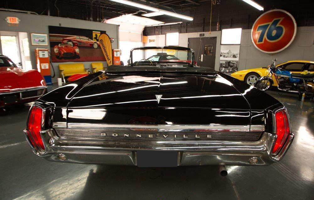 1964 Pontiac Bonneville - Image 3