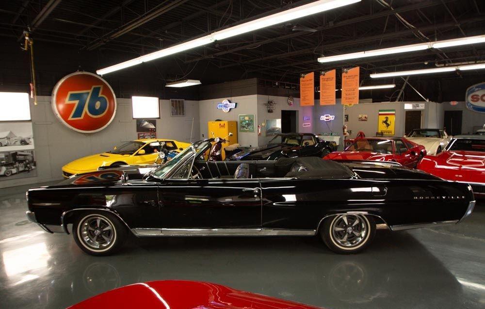 1964 Pontiac Bonneville - Image 4