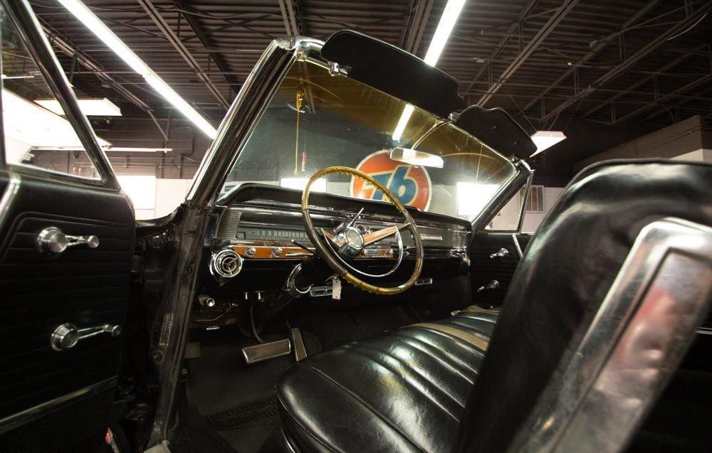 1964 Pontiac Bonneville - Image 5